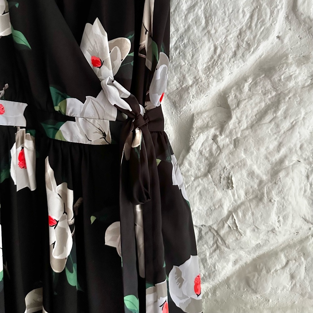 Floral midi pocket dress with tie waist NWOT - Picture 2 of 4
